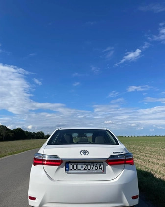 Toyota Corolla cena 67000 przebieg: 75000, rok produkcji 2018 z Mońki małe 37